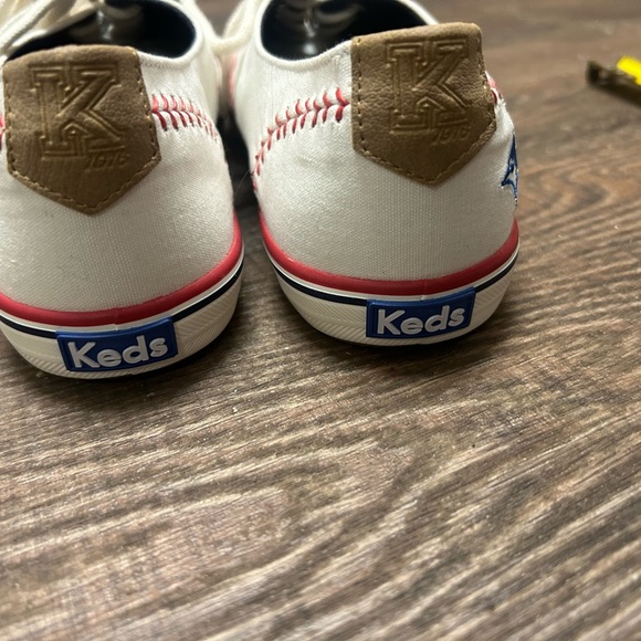 Keds size 10 Blue Jays EUC barely used White and Red Vintage Baseball Sneakers - Picture 2 of 9